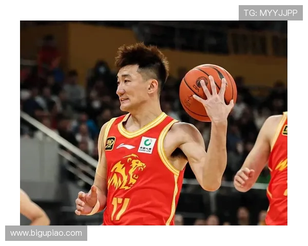 孙铭徽杯赛突破遭遇崴脚伤痛表现令人揪心