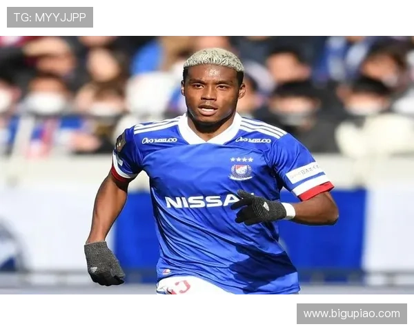 三十岁前国脚奥纳伊乌解约德乙